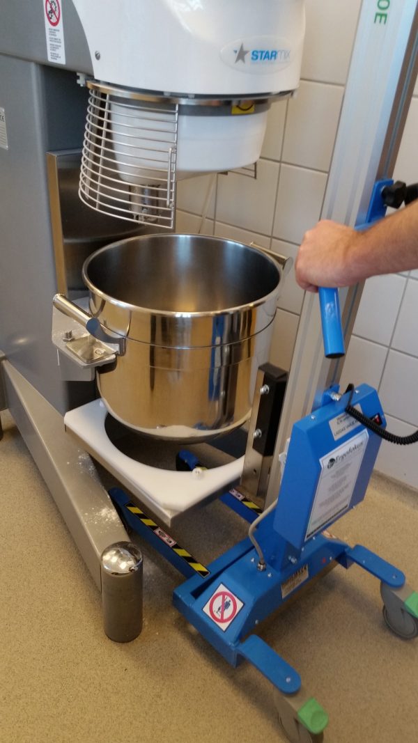 Boiler and bowl lift for commercial kitchens